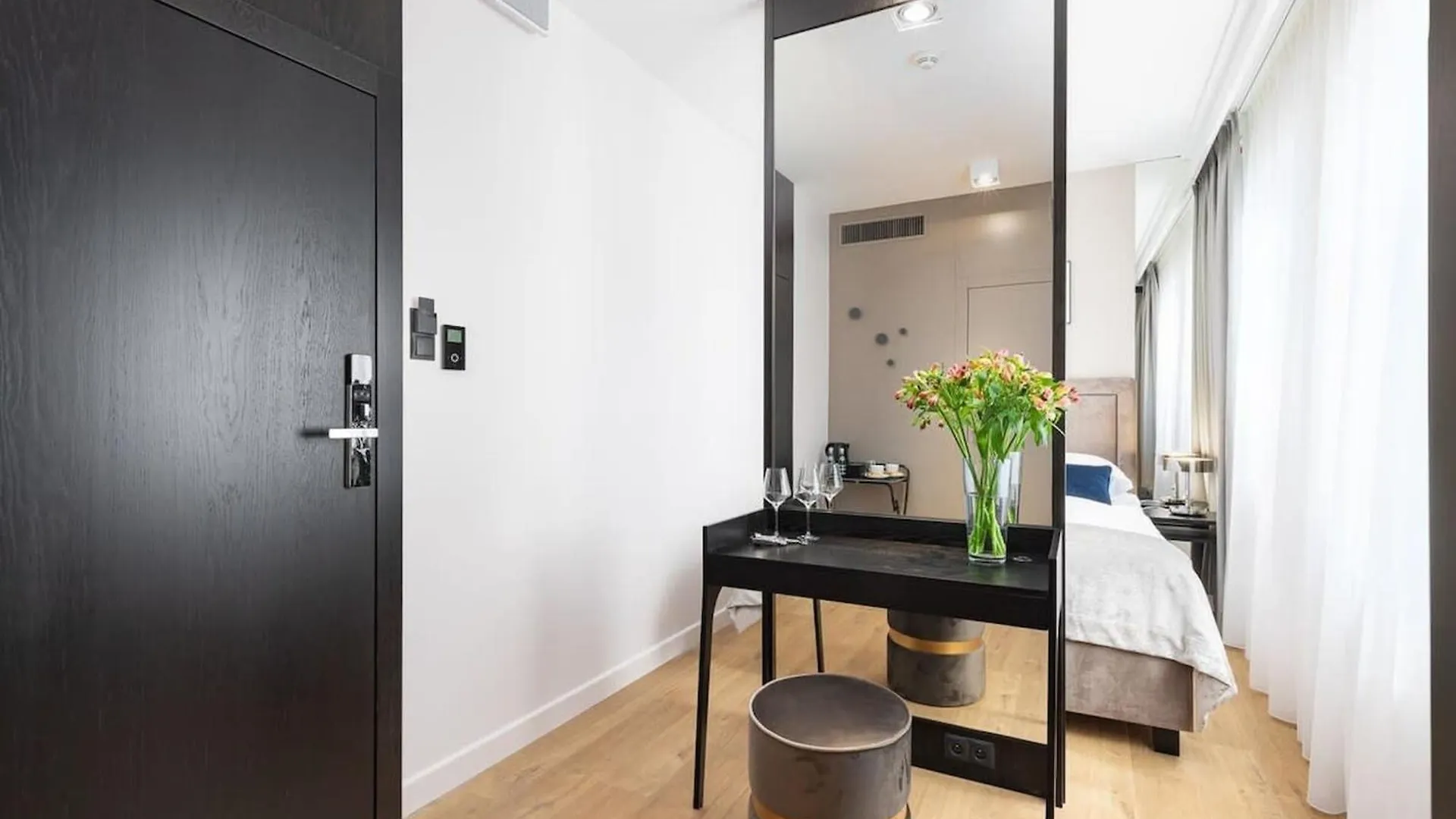 Lägenhet Rent Like Home - Deo Plaza Wyspa Spichrzow Gdańsk