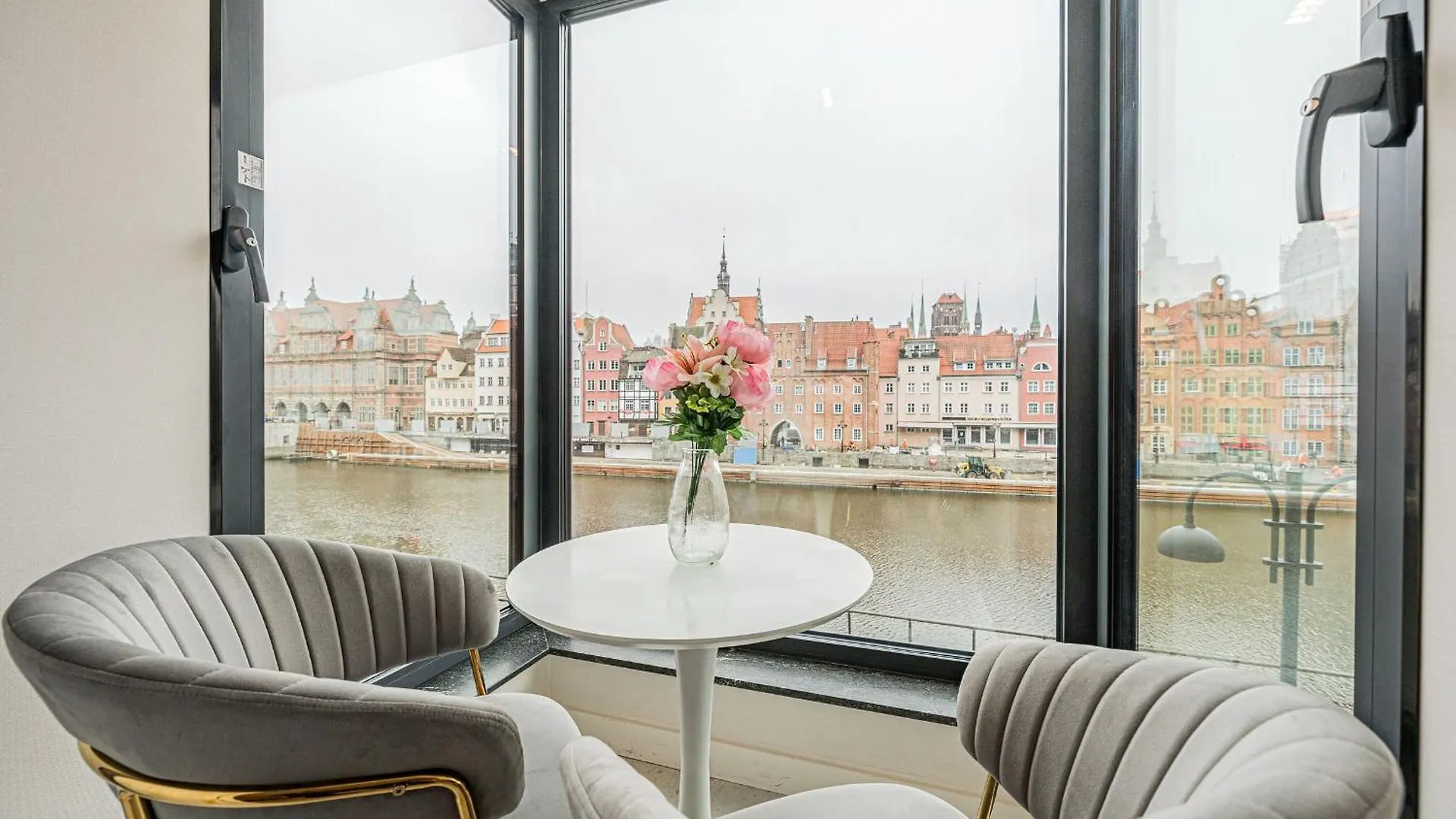 Rent Like Home - Deo Plaza Wyspa Spichrzow Gdańsk Lägenhet