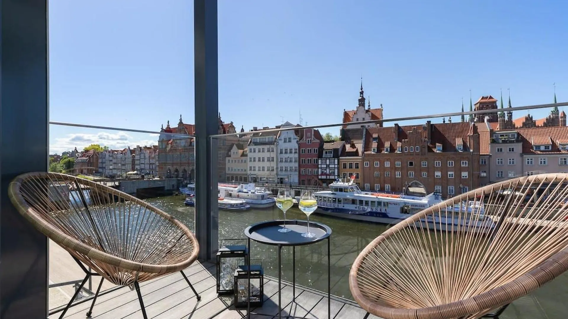 Rent Like Home - Deo Plaza Wyspa Spichrzow Gdańsk 0*,