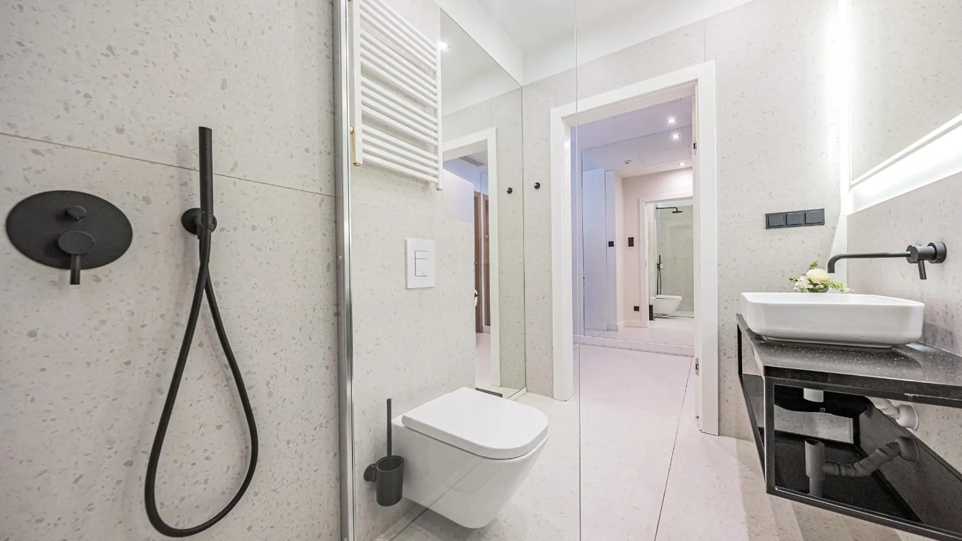 Lägenhet Rent Like Home - Deo Plaza Wyspa Spichrzow Gdańsk